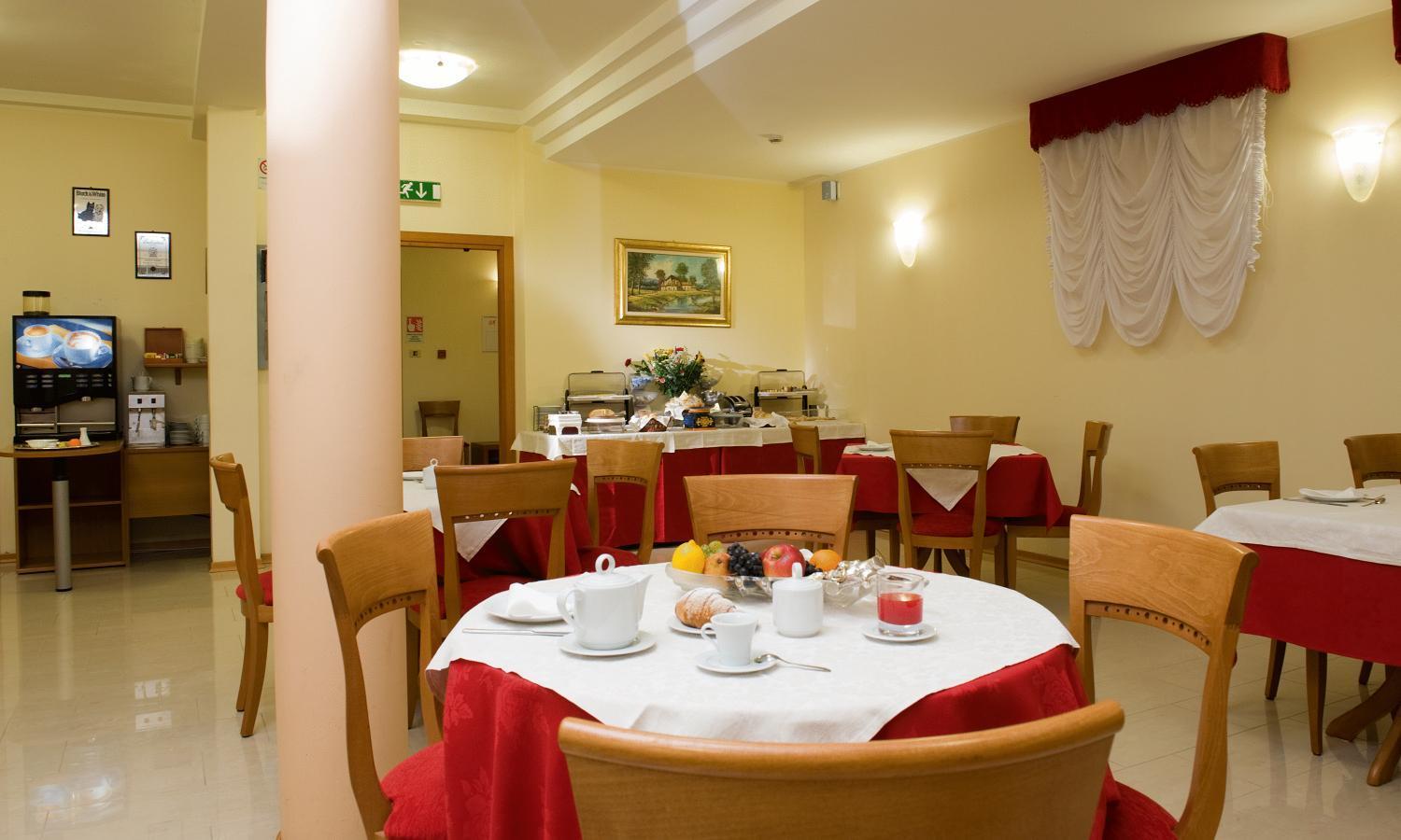 Hotel Montereale Порденоне Экстерьер фото
