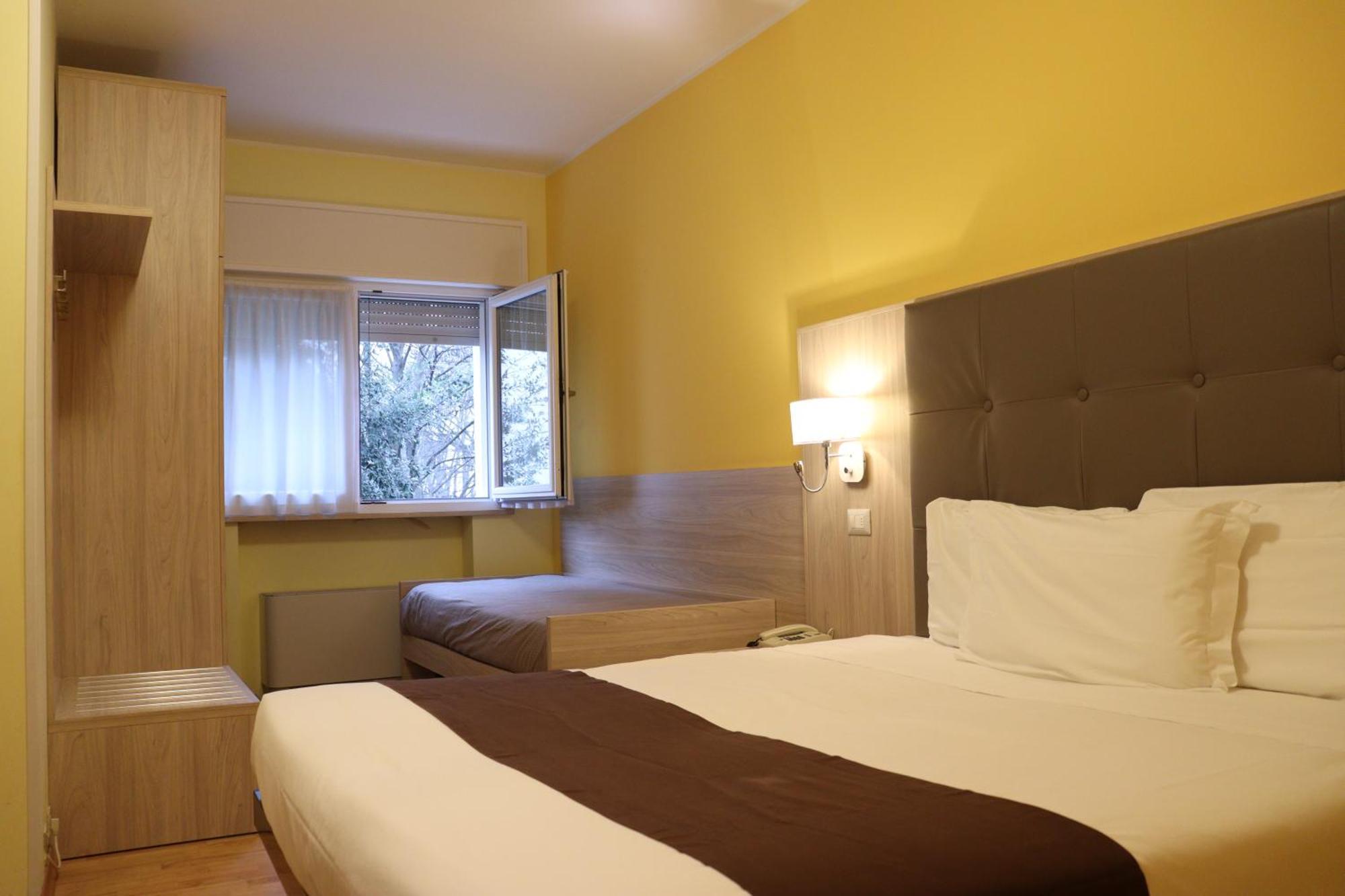 Hotel Montereale Порденоне Экстерьер фото