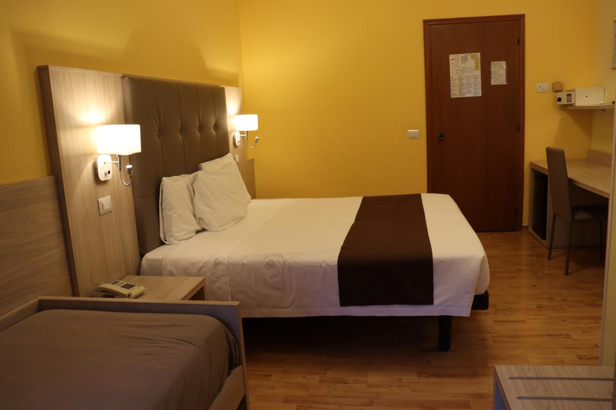 Hotel Montereale Порденоне Экстерьер фото