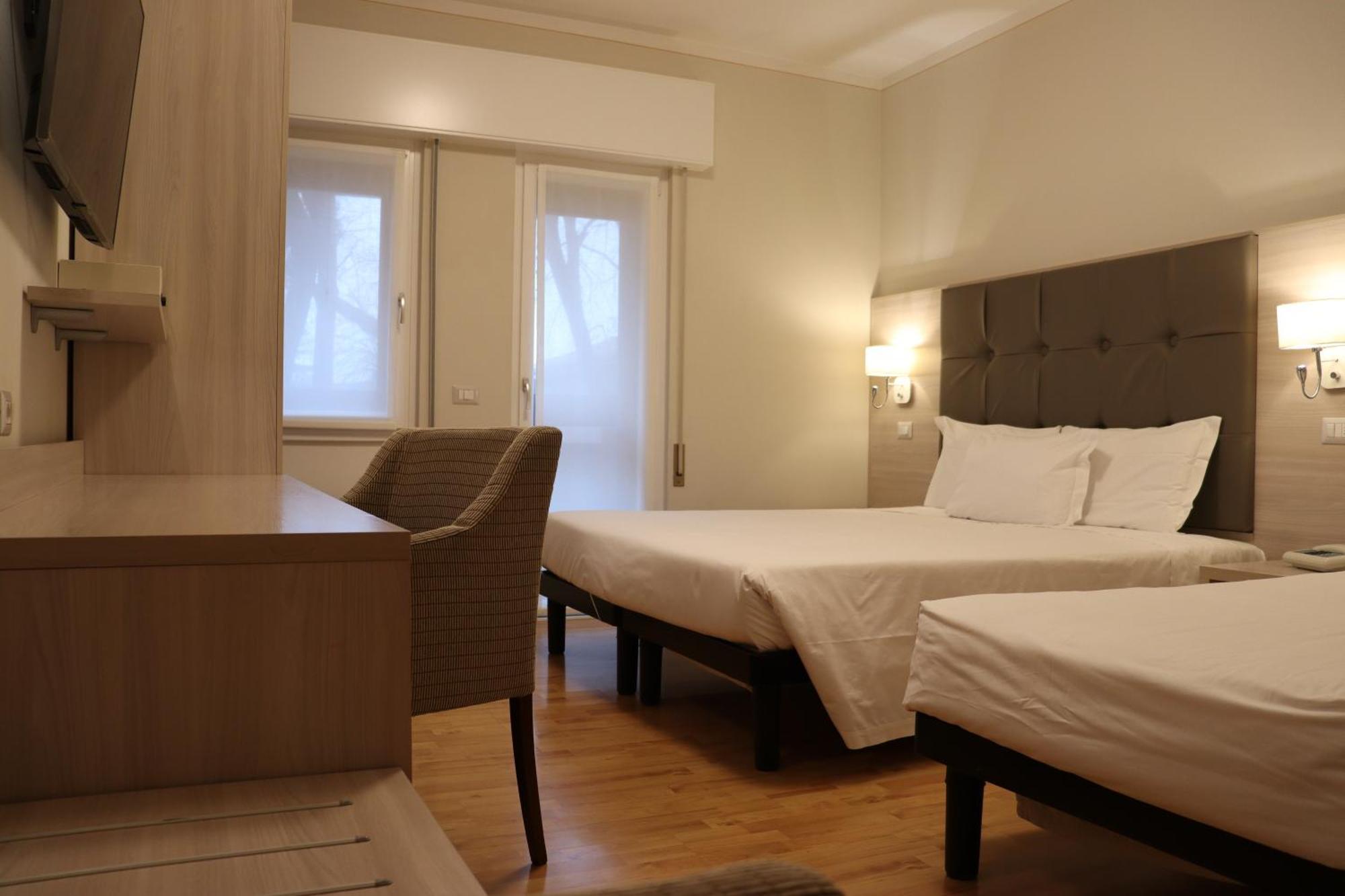 Hotel Montereale Порденоне Экстерьер фото