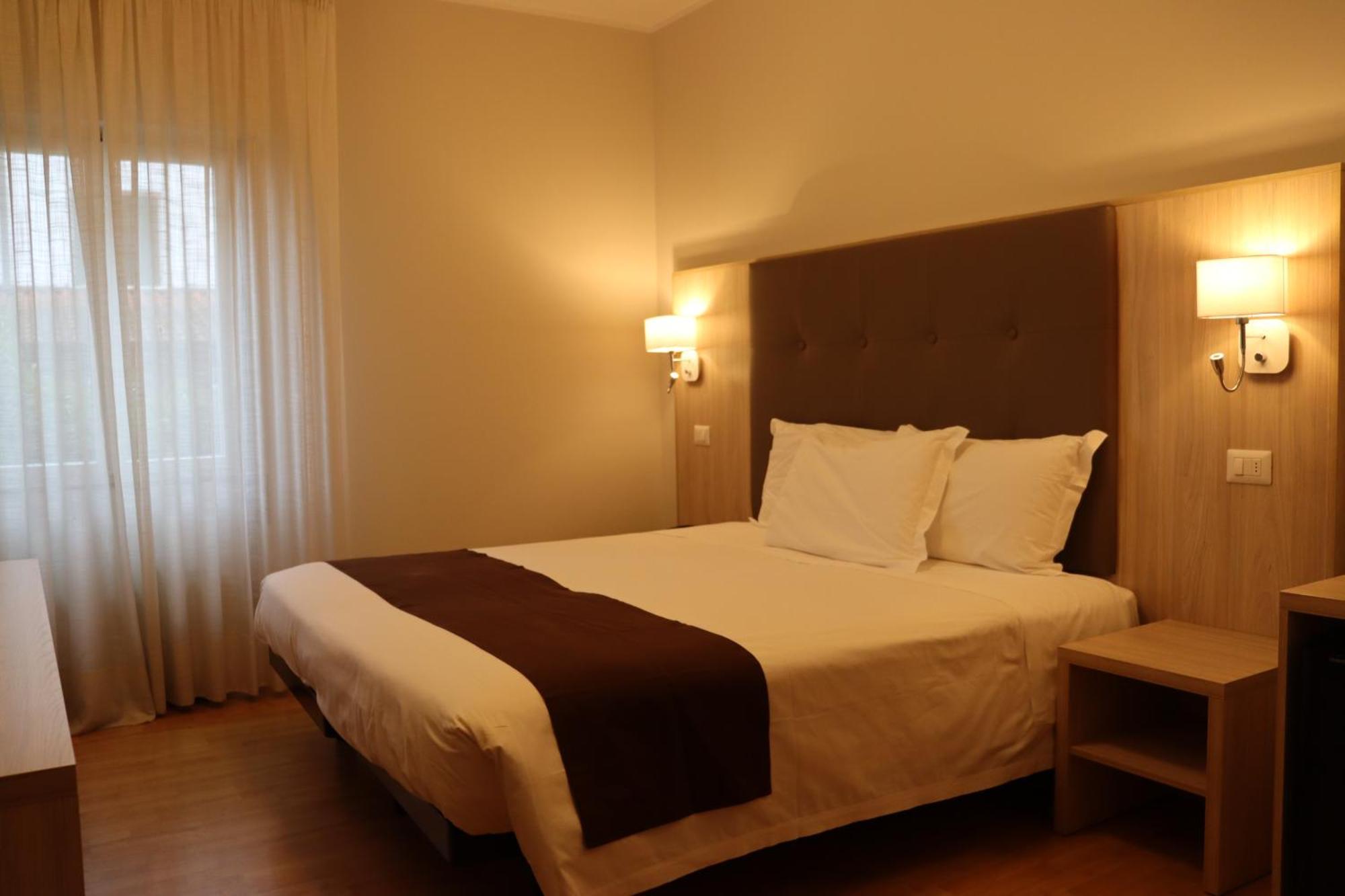 Hotel Montereale Порденоне Экстерьер фото