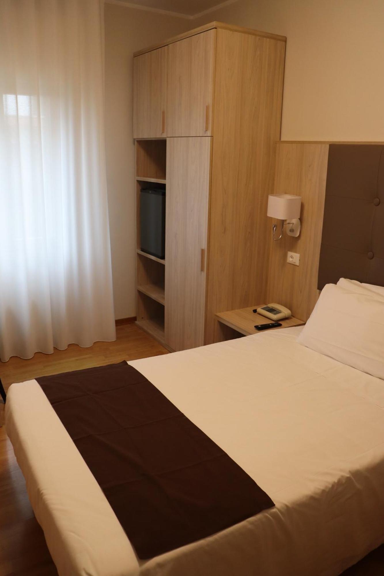 Hotel Montereale Порденоне Экстерьер фото
