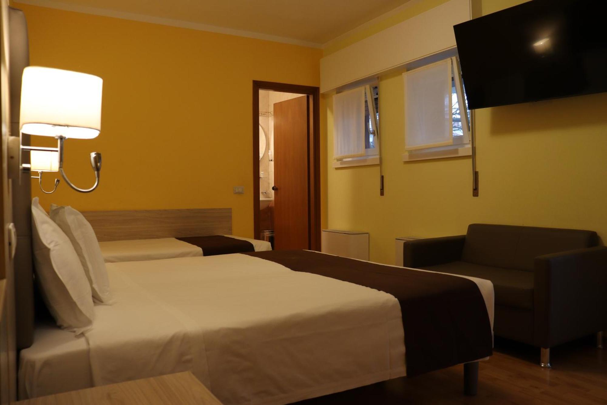 Hotel Montereale Порденоне Экстерьер фото