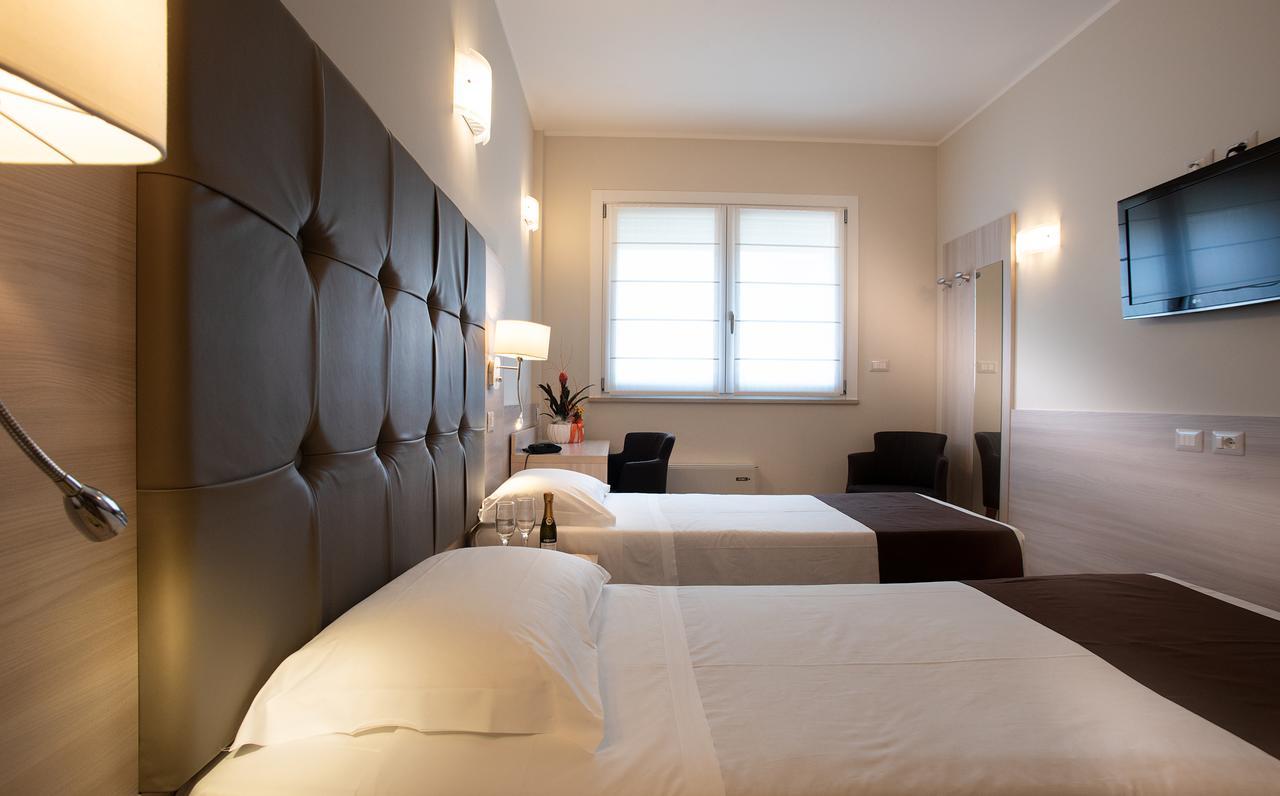 Hotel Montereale Порденоне Экстерьер фото