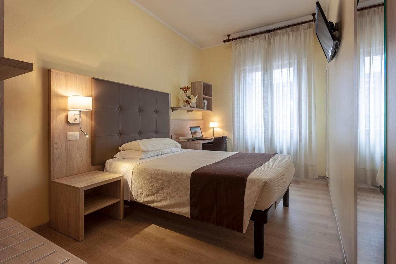 Hotel Montereale Порденоне Экстерьер фото